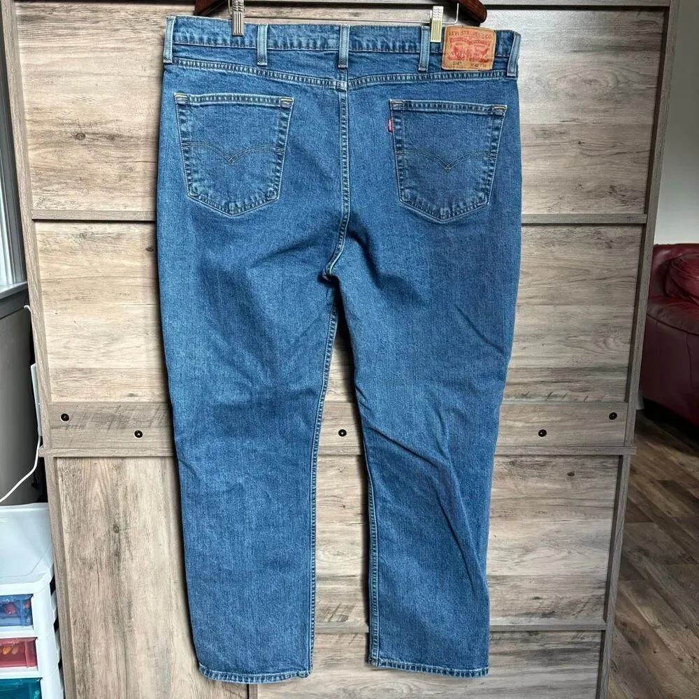 Levi Strauss 42 Levi's 514 Classic Wash Blue Jeans Casual Mountain Chic Outdoors